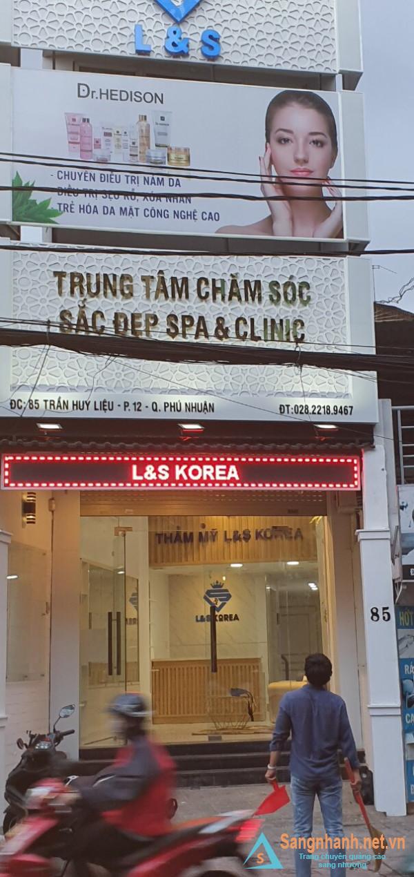 Cần sang spa vừa setup còn mới 100% tại 85 Trần Huy Liệu, phường 12, quận Phú Nhuận.