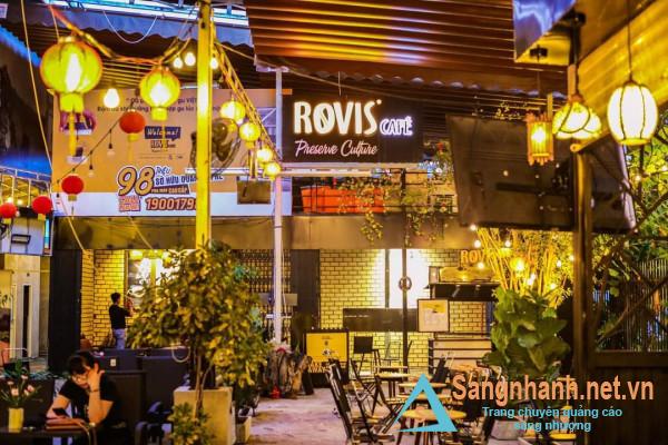 Sang quán cà phê mặt tiền đường Nguyễn Thái Học, phường Trảng Dài, thành phố Biên Hòa, Đồng Nai.