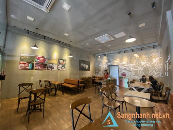 Sang quán cafe