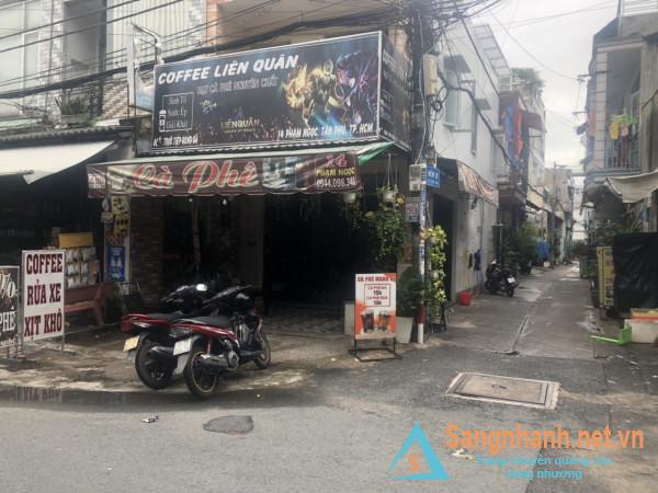 Sang quán cà phê với 3 phòng trọ cho thuê nằm mặt tiền đường Phạm Ngọc, phường Tân Quý, quận Tân Phú.