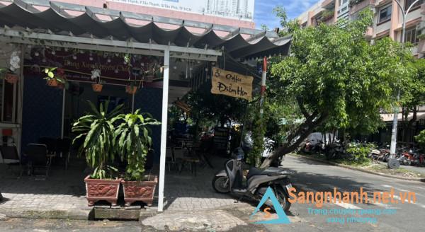 Sang nhượng quán cafe góc 2 mặt tiền chung cư, khu dân cư đông đúc.