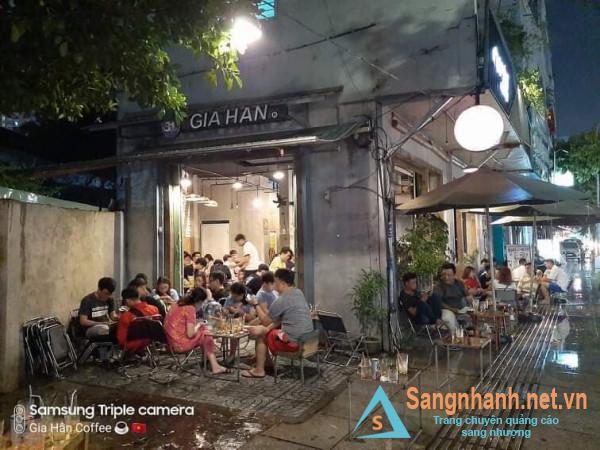 Sang quán cafe