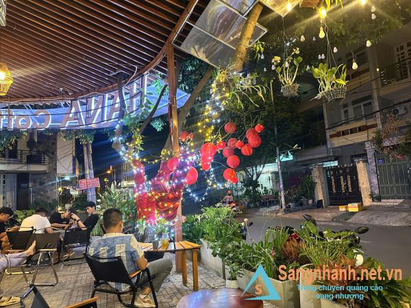 Sang quán cafe