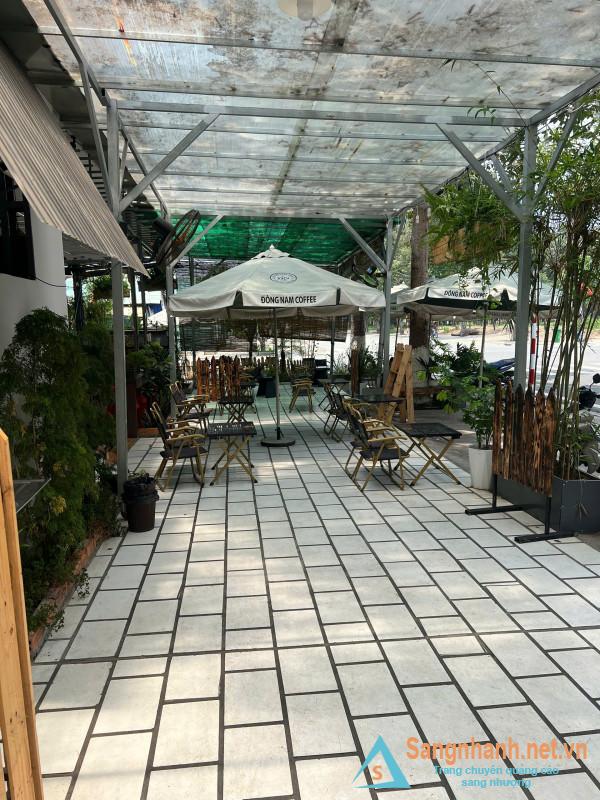 Sang quán cafe