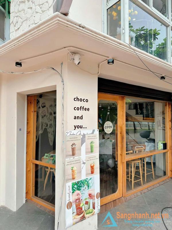 Sang quán cafe