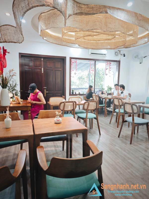 Sang quán cafe