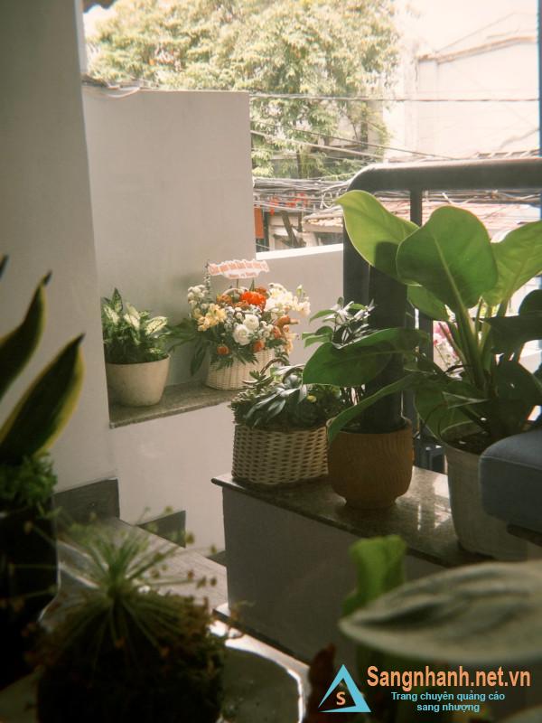 Sang quán cafe