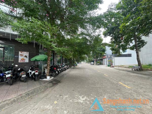Sang quán cafe