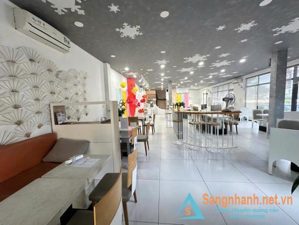 Sang quán cafe