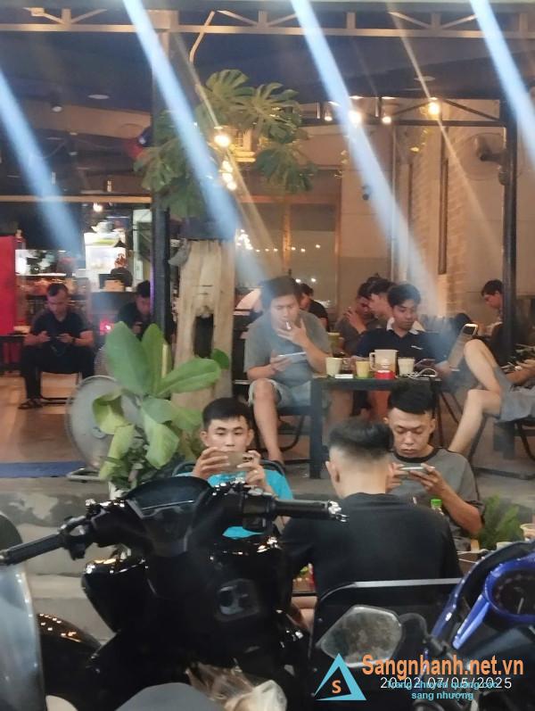 Sang quán cafe